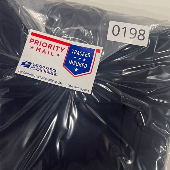 Ted Baker London Navy Dress Knee Length Shorts With Pockets Size 4 - Picture 8 of 8